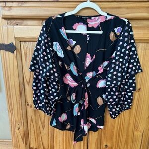 Relativity‎ Top Black Floral Front Wrap 3/4 Sleeve Women's Size Medium